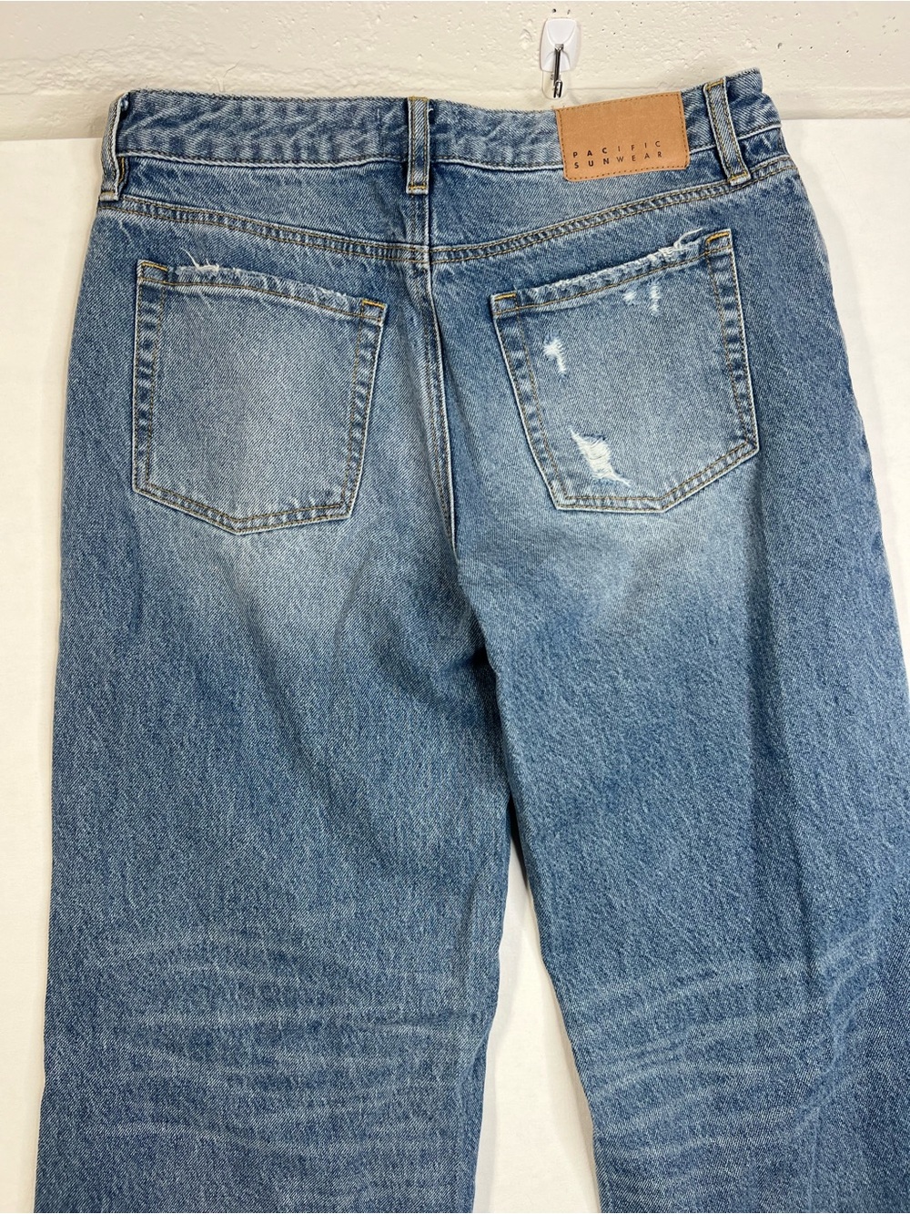 Pacsun Women’s Casey Medium Indigo Ripped Low Rise Baggy Jeans - Picture 8 of 9